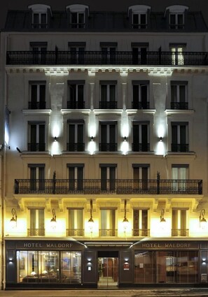 Façade de l’hébergement - soirée/nuit