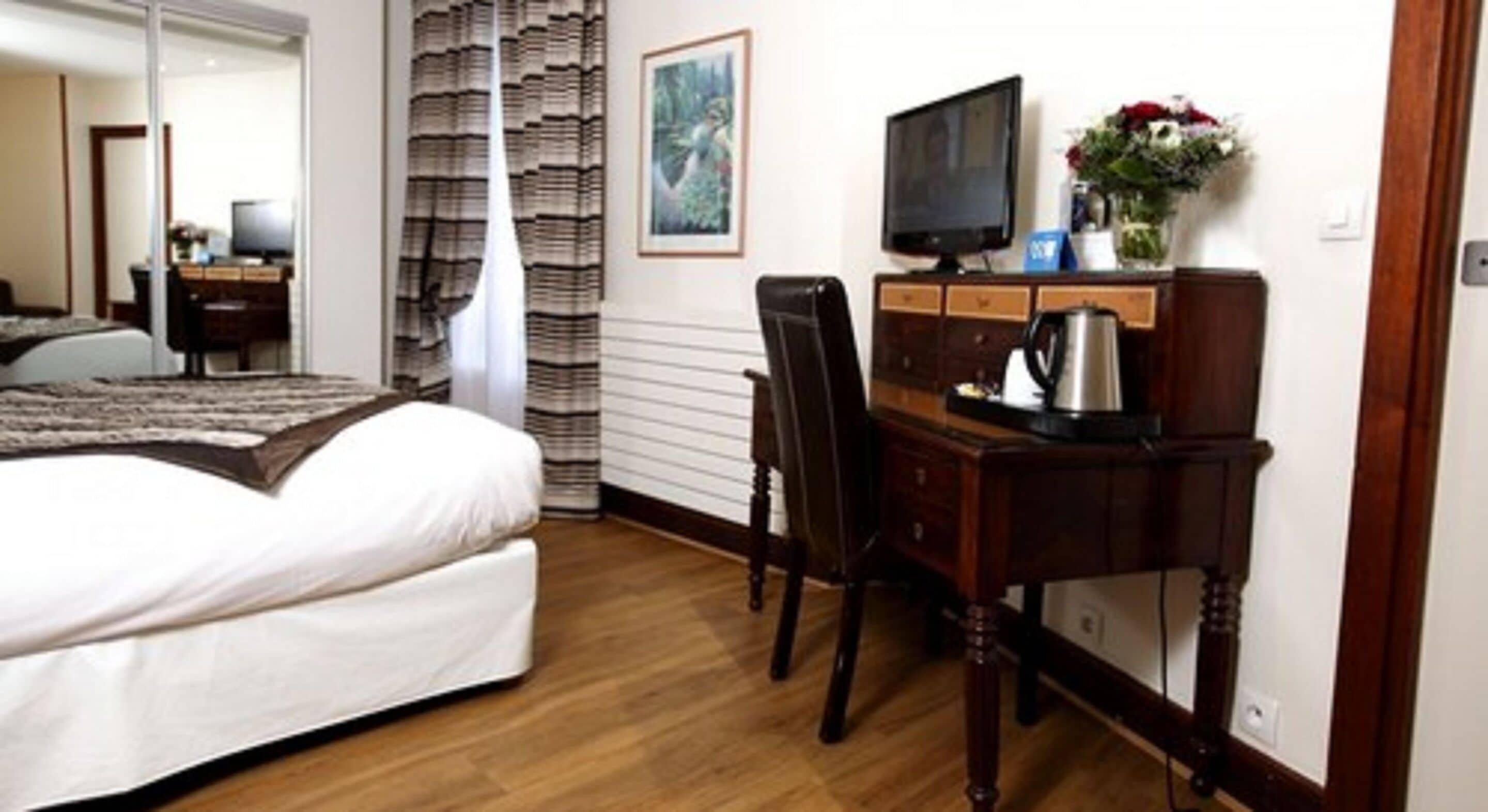 triple room | 1 bedroom, minibar, in-room safe, desk