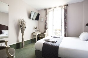 Superior Room | Desk, iron/ironing board, free WiFi, bed sheets