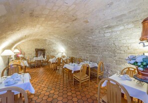 Petit déjeuner buffet servi tous les jours en supplément