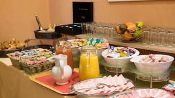 Colazione a buffet a pagamento, servita tutte le mattine