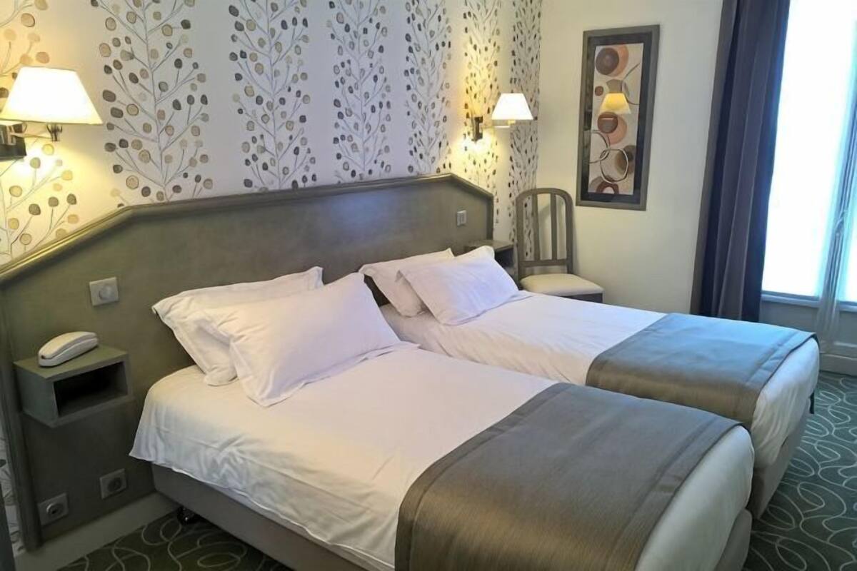 In-room safe, desk, soundproofing, iron/ironing board (on request)