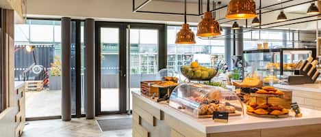 Daily buffet breakfast (EUR 14.50 per person)