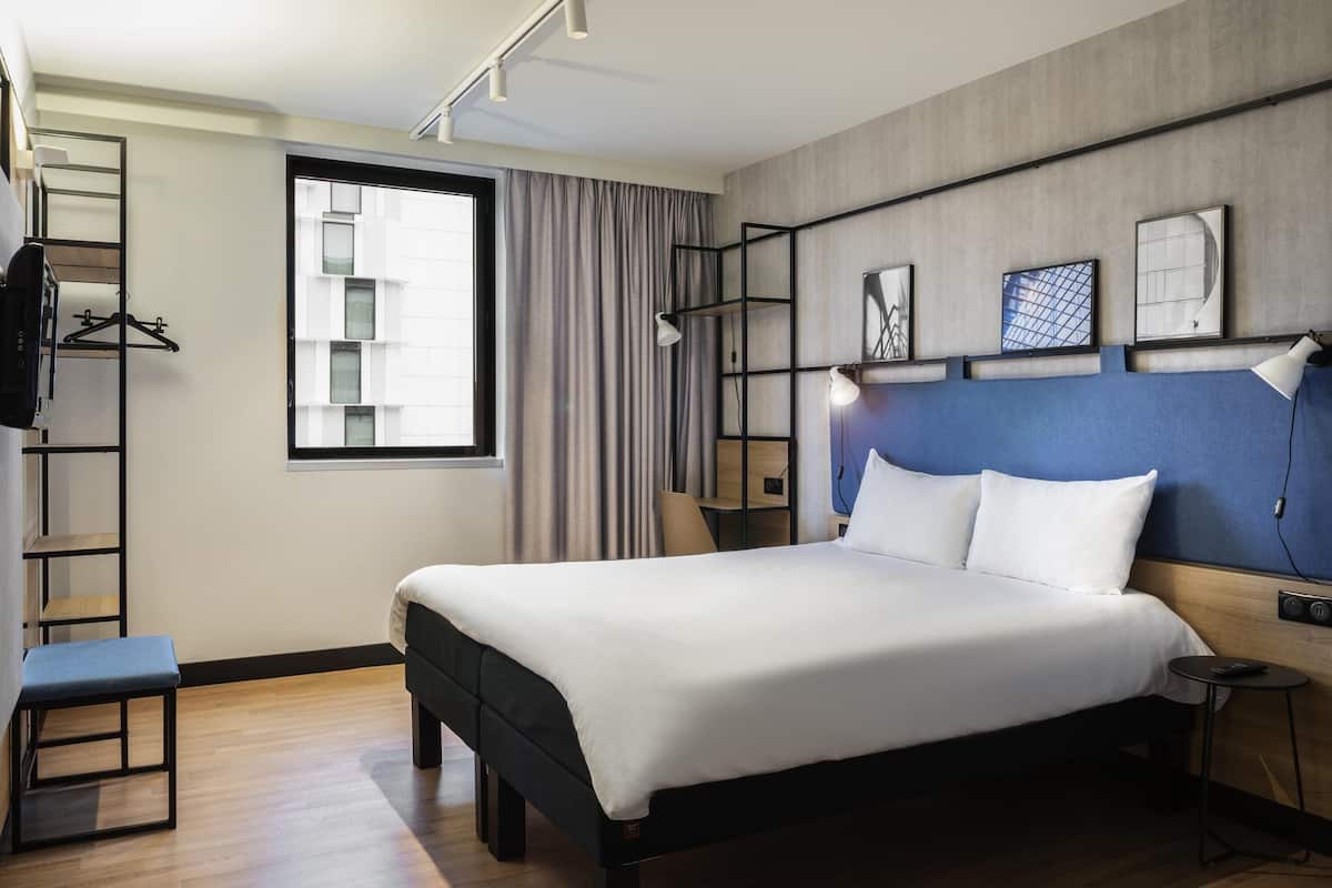 Desk, soundproofing, iron/ironing board, free cribs/infant beds