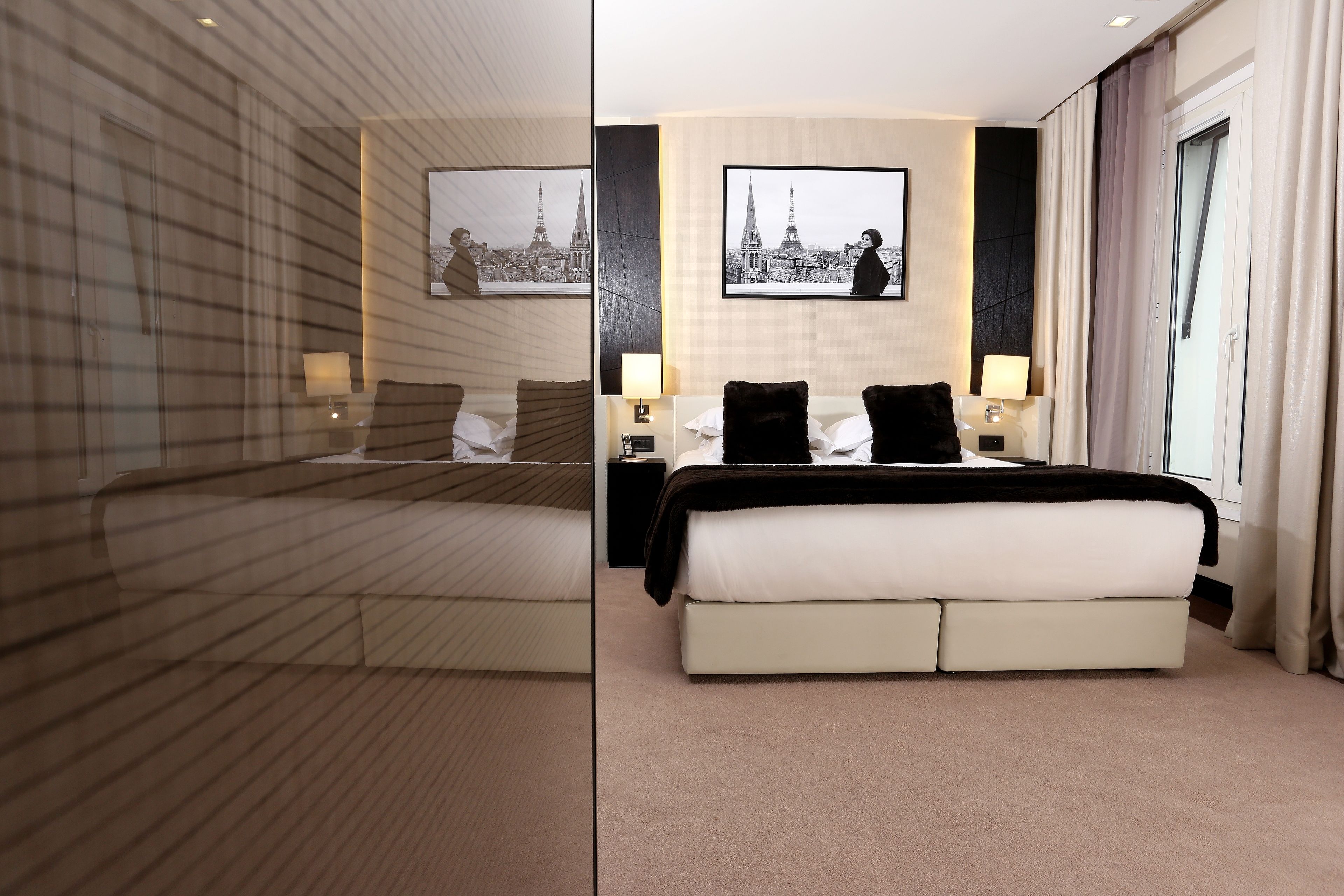 executive room | 1 bedroom, minibar, in-room safe, desk