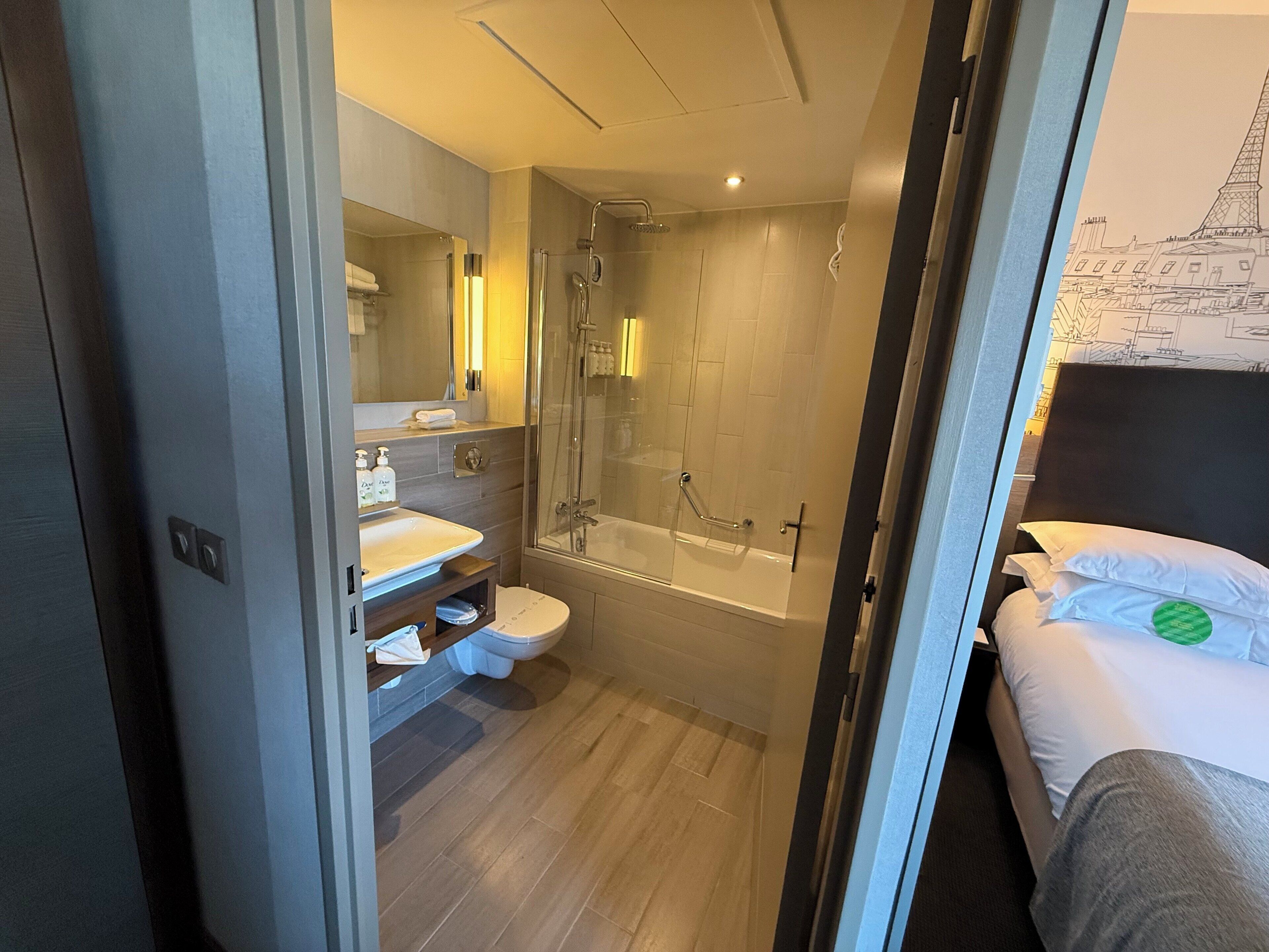 1 bedroom, premium bedding, in-room safe, desk