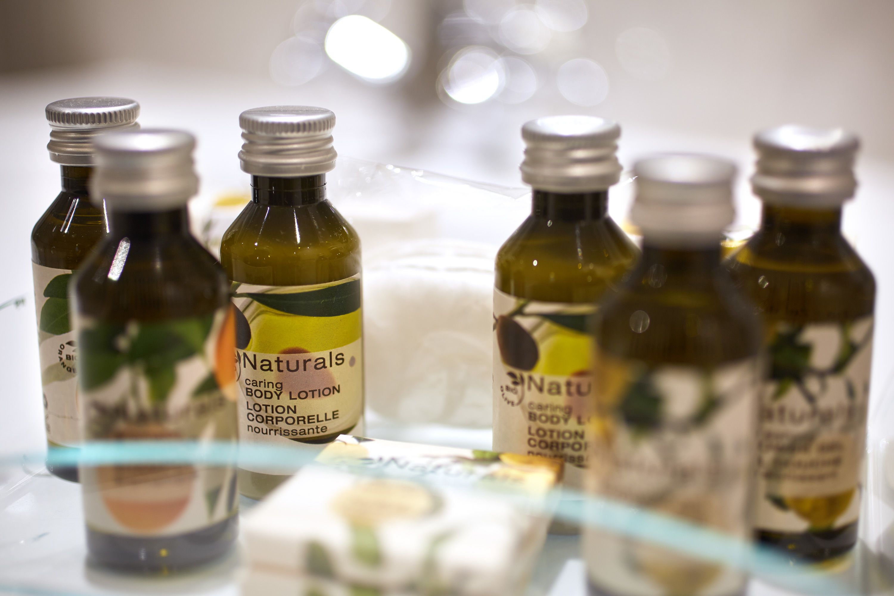 bathtub, free toiletries, hair dryer, towels