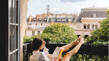 Standaard tweepersoonskamer, balkon, uitzicht op de stad (Cosy) | Luxe beddengoed, een kluis op de kamer, een bureau, een laptopwerkplek