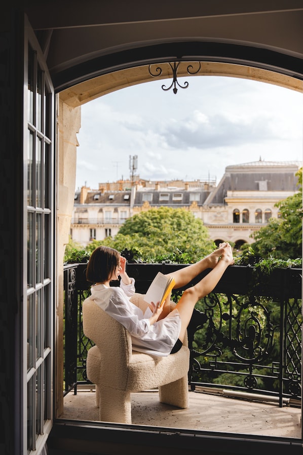 Standard Double Room, Balcony, City View (Cosy) | Premium bedding, in-room safe, desk, laptop workspace - Solly Hôtel Paris (Paris)