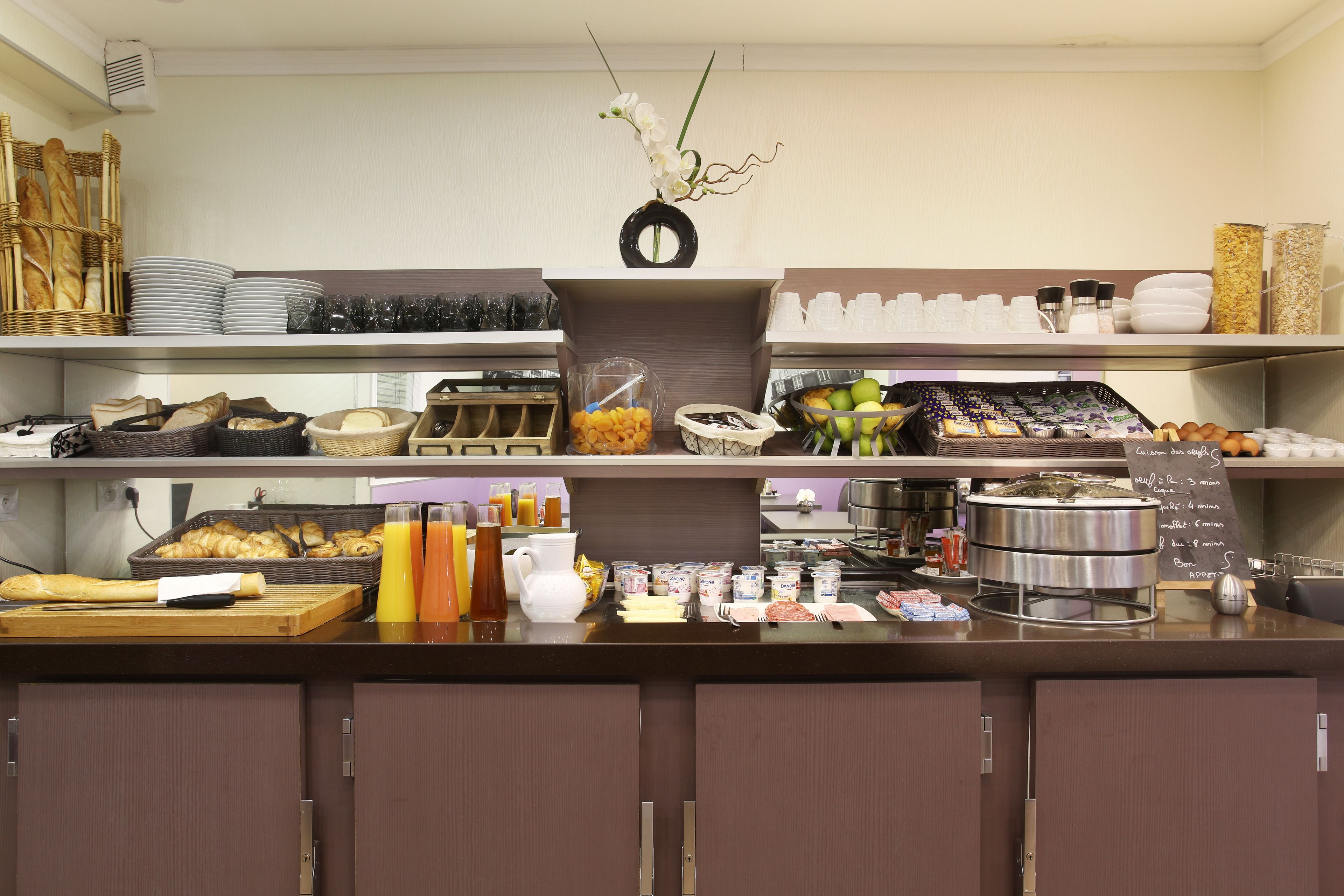 daily to-go breakfast (eur 14 per person)