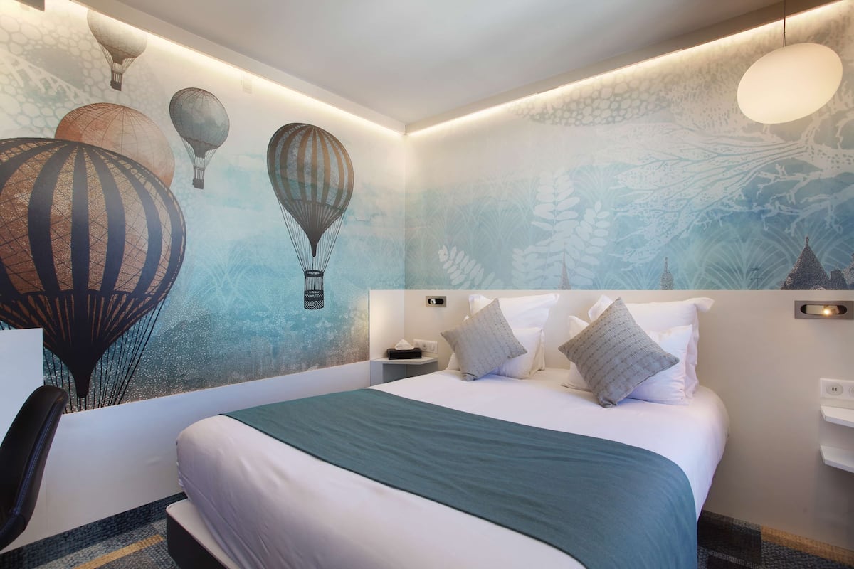 Comfort Room, 1 Katil Kelamin (Double), Non Smoking | Meja, ruang kerja komputer riba, langsir/tirai gelap terus, kalis bunyi