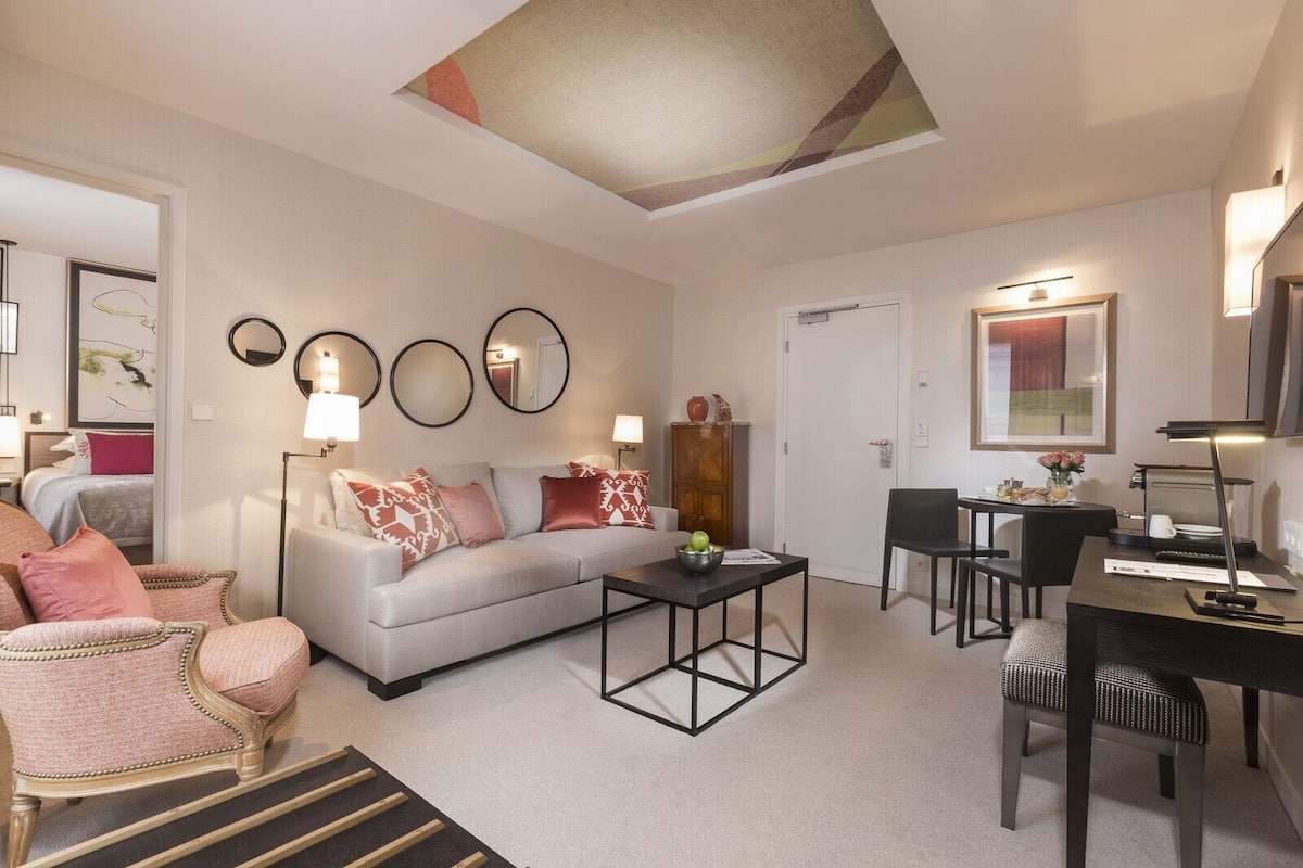 Suite, 1 letto queen con divano letto | 1 camera, biancheria da letto di alta qualità, minibar