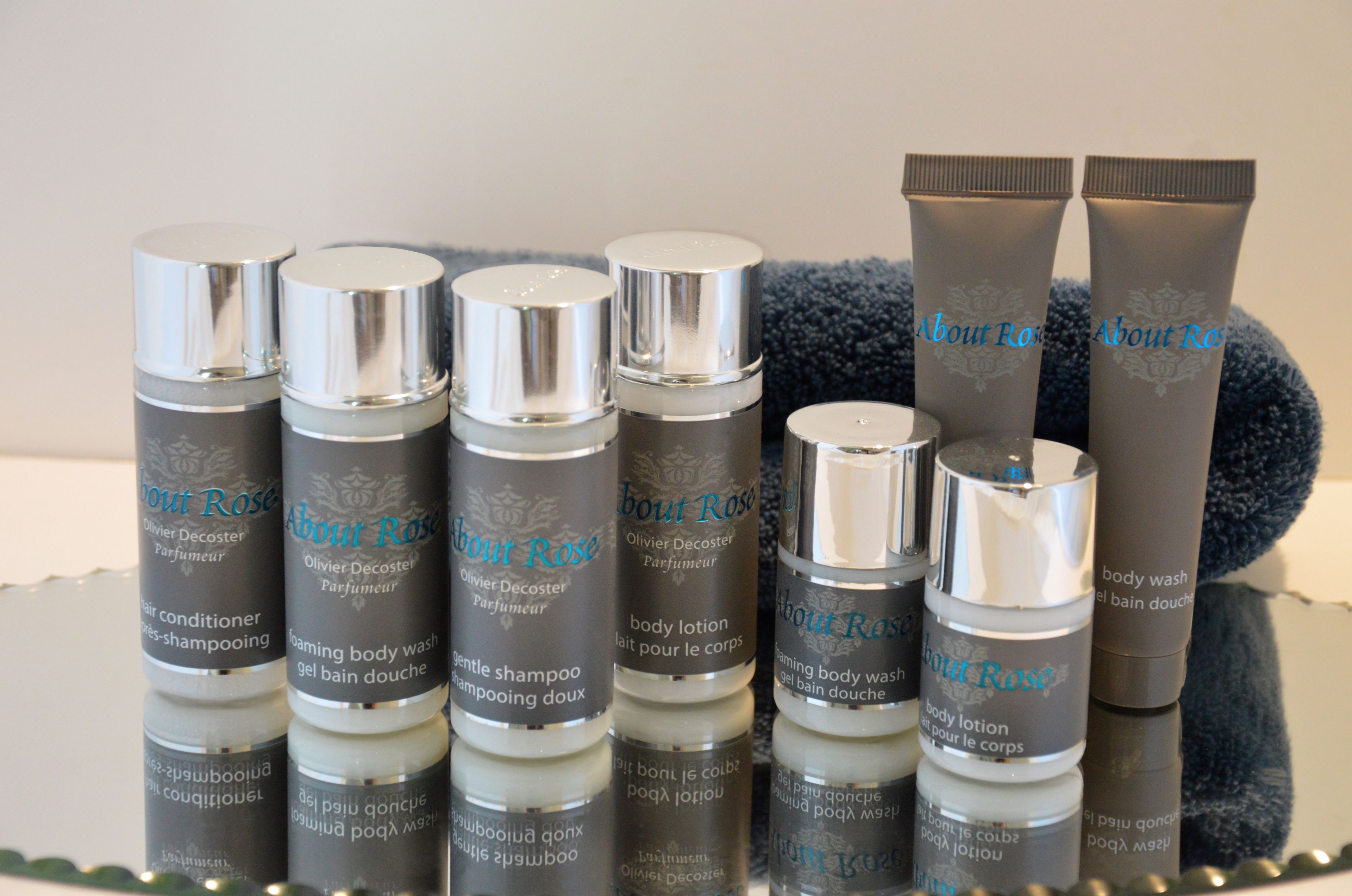 family room, 2 bedrooms, connecting rooms | bathroom | combined shower/bathtub, designer toiletries, hair dryer, slippers