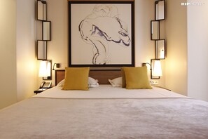 Ropa de cama de alta calidad y minibar 