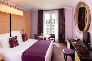 华丽双人房或双床房 | 高档床上用品、加厚床垫、迷你吧、客房内保险箱