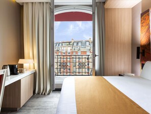 Superior Room, 1 Double Bed, Balcony | Premium bedding, minibar, in-room safe, desk - Mercure Paris Alesia (Paris)