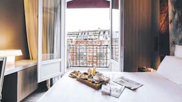 Premium bedding, minibar, in-room safe, desk