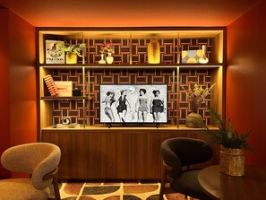 Bar (trong khuôn viên)