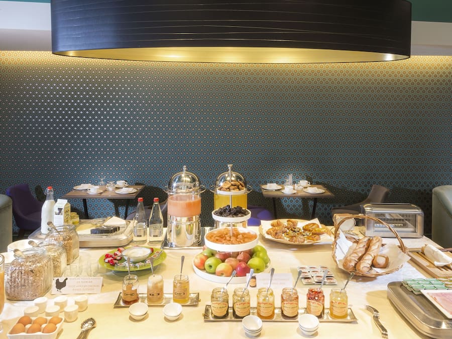 Se ofrece un desayuno bufé todos los días (por un coste adicional)