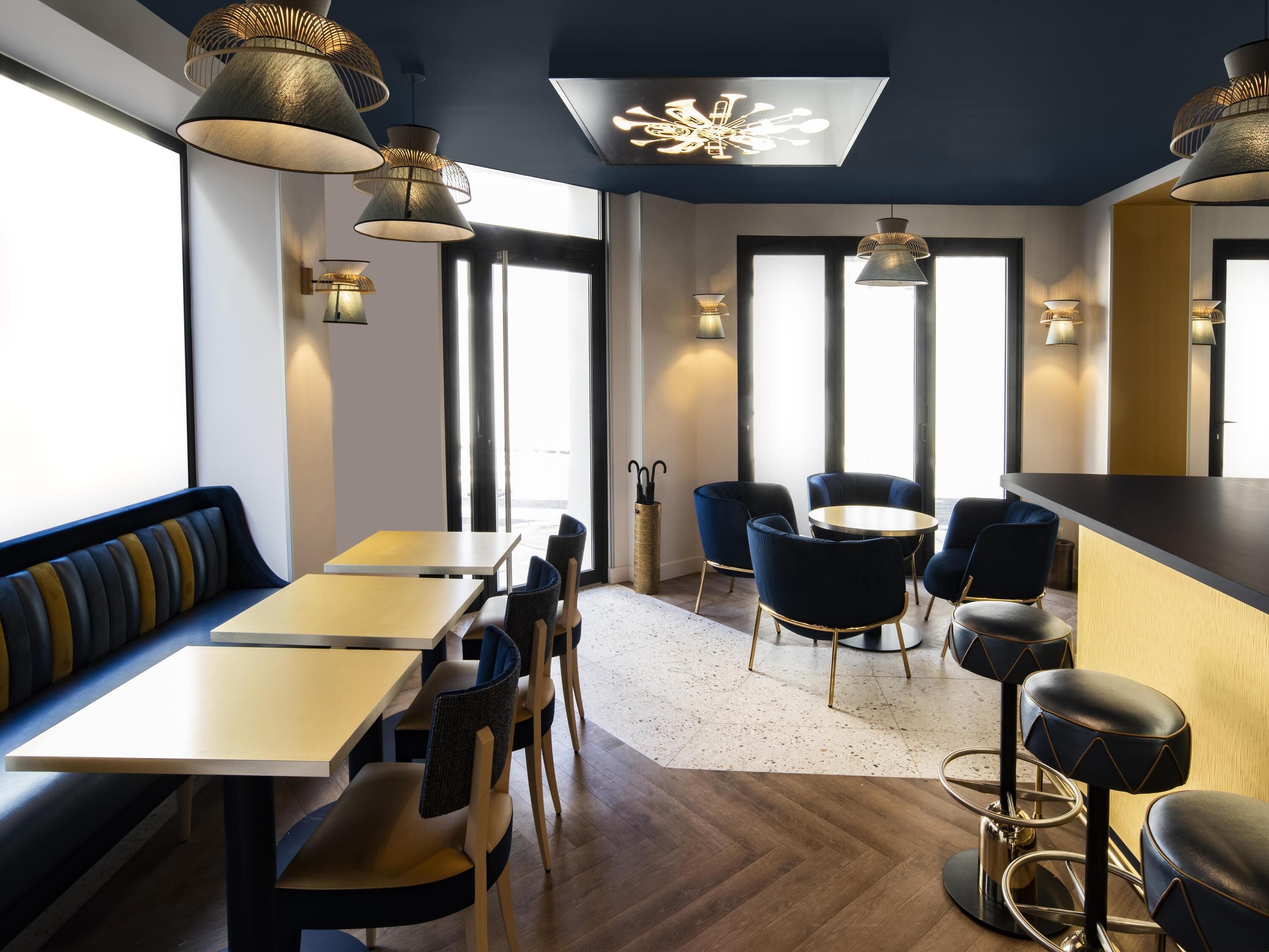 酒吧（店内）