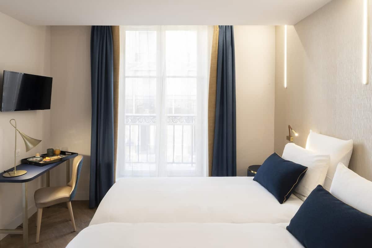 Superior Room, 2 Twin Beds | Hypo-allergenic bedding, minibar, in-room safe, desk
