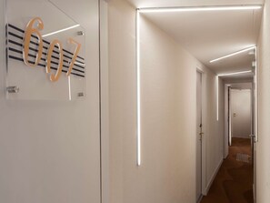 Habitación clásica doble, 1 cama doble | Ropa de cama hipoalergénica, minibar, caja fuerte y escritorio