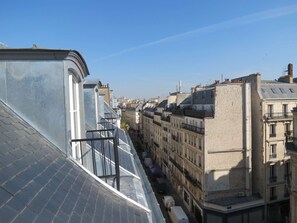 Literie hypoallergénique, minibar, coffres-forts dans les chambres