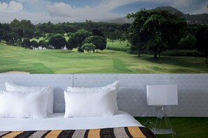 Desk, soundproofing, iron/ironing board, cots/infant beds - Hotel du Golf Rosny (Rosny-sous-Bois)