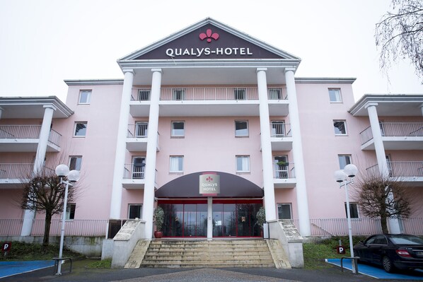 Front of property - Hotel du Golf Rosny (Rosny-sous-Bois)