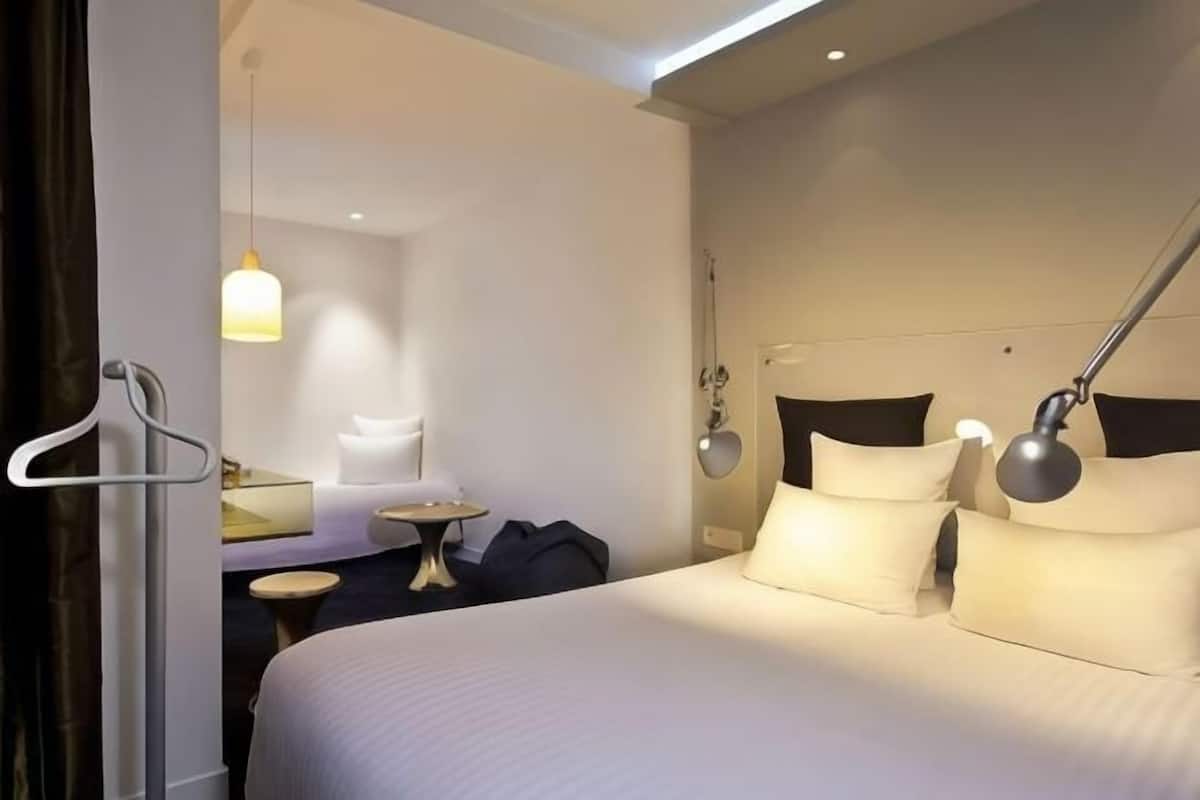 In-room safe, desk, soundproofing, iron/ironing board (on request)