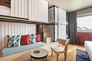 Family Suite with balcony - 5 Persons | 1 bedroom, in-room safe, desk, blackout drapes