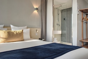 Room Double or Twin Classic View Tour Eiffel