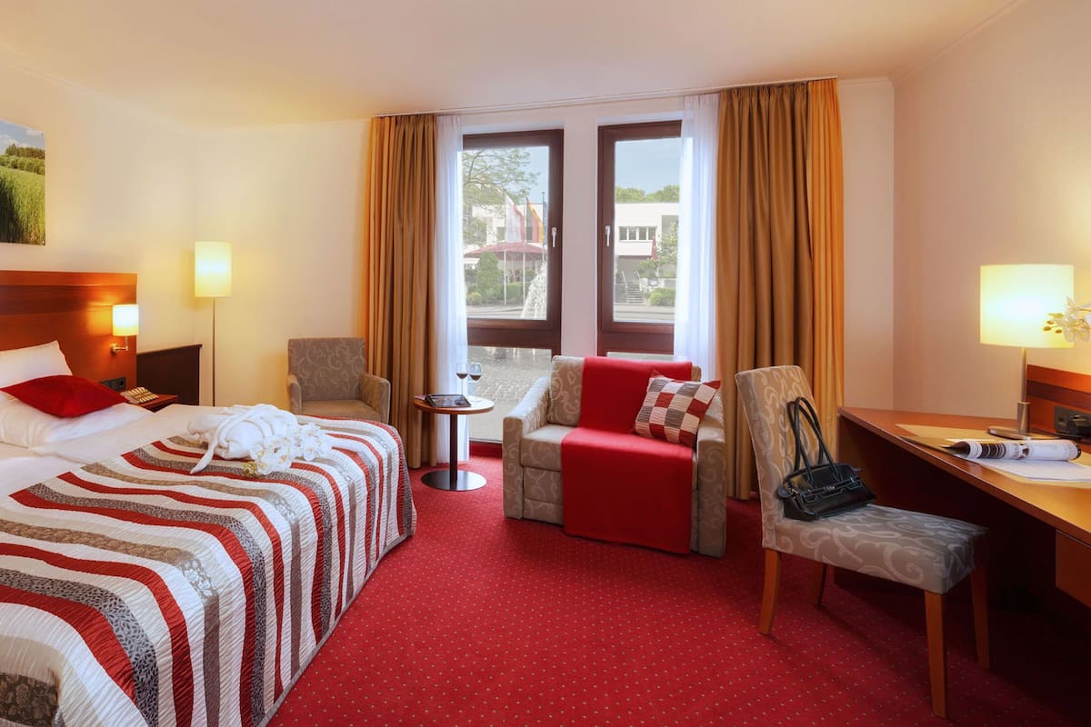 In-room safe, desk, rollaway beds, free WiFi