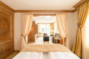Design Suite, 1 King Bed, Balcony | 1 bedroom, premium bedding, down comforters, pillowtop beds