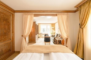 Design Suite, 1 King Bed, Balcony | Premium bedding, down comforters, pillowtop beds, minibar