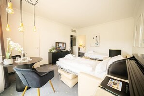 Premium bedding, down duvets, pillow-top beds, minibar