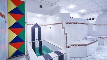 Sauna, Warmsteinmassagen, Gesichtsbehandlungen, 1 Behandlungsraum