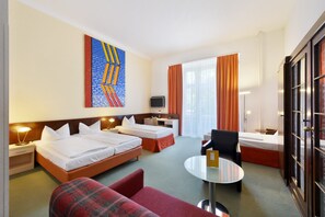 เครื่องนอนระดับพรีเมียม, เตียงพร้อมฟูกเสริมที่นอน, มินิบาร์