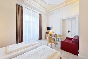 Premium bedding, pillowtop beds, minibar, in-room safe - Hotel Tiergarten Berlin (Berlin)