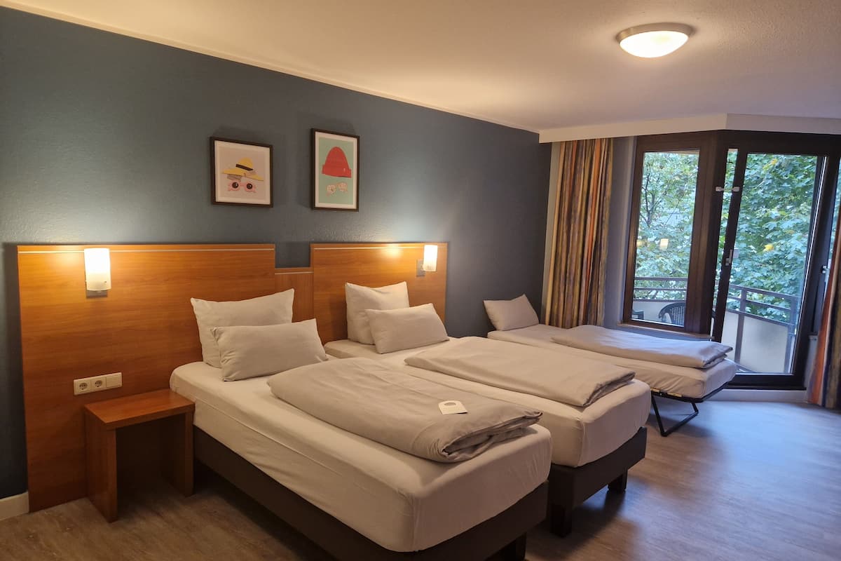 In-room safe, desk, soundproofing, iron/ironing board