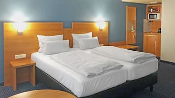 Zimmersafe, Schreibtisch, schallisolierte Zimmer, BĂŒgeleisen/BĂŒgelbrett