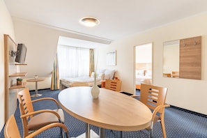 Family Apartment | In-room safe, desk, soundproofing, iron/ironing board