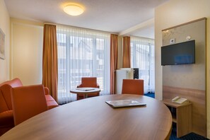 Superior Apartment, 1 Double Bed | Hypo-allergenic bedding, minibar, in-room safe, desk