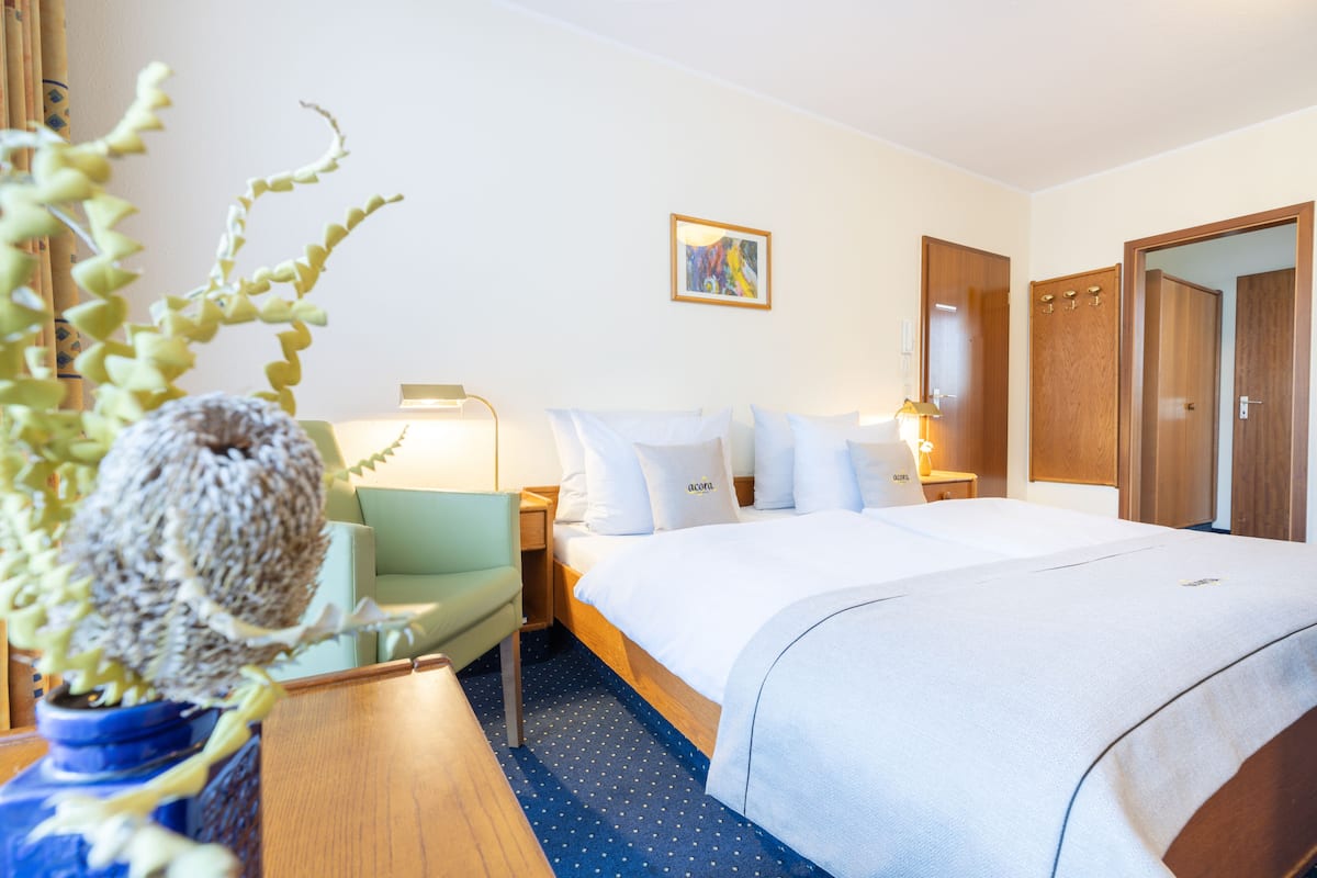 1 bedroom, hypo-allergenic bedding, minibar, in-room safe