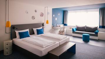 Allergikerbettwaren, Schreibtisch, laptopgeeigneter Arbeitsplatz