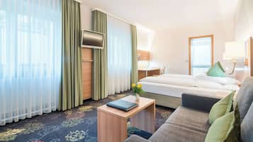 舒適客房, 2 張單人床 (Larger Room;Quiet Location) | 1 間臥室、客房內保險箱、免費無線上網、床單