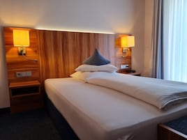 Caja de seguridad en la habitación, wifi gratis y ropa de cama