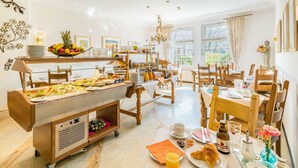 Daily buffet breakfast for a fee - Airport Fashion Hotel (Düsseldorf)
