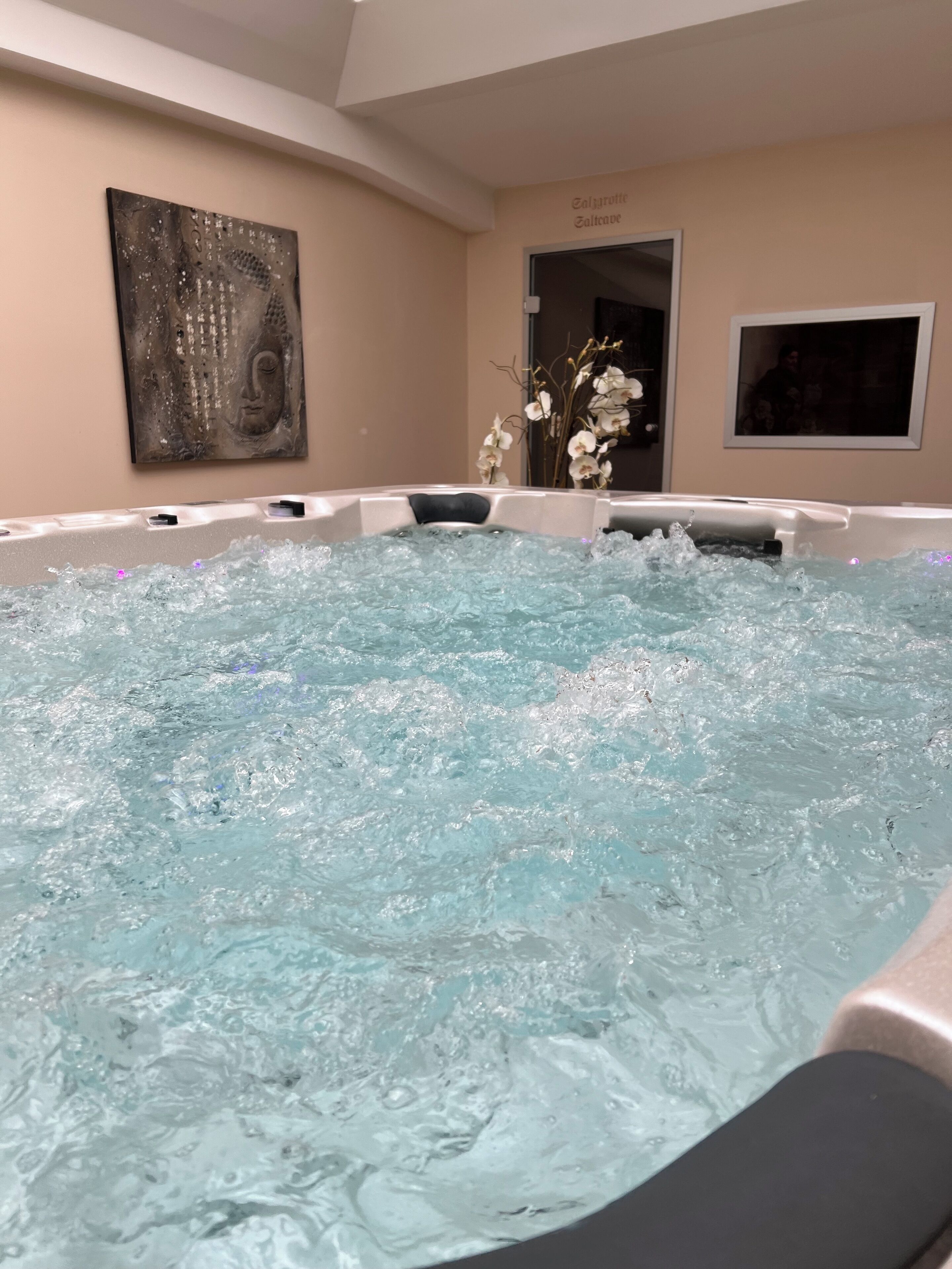 sauna, hot tub, body treatments, hot stone massages, sports massages