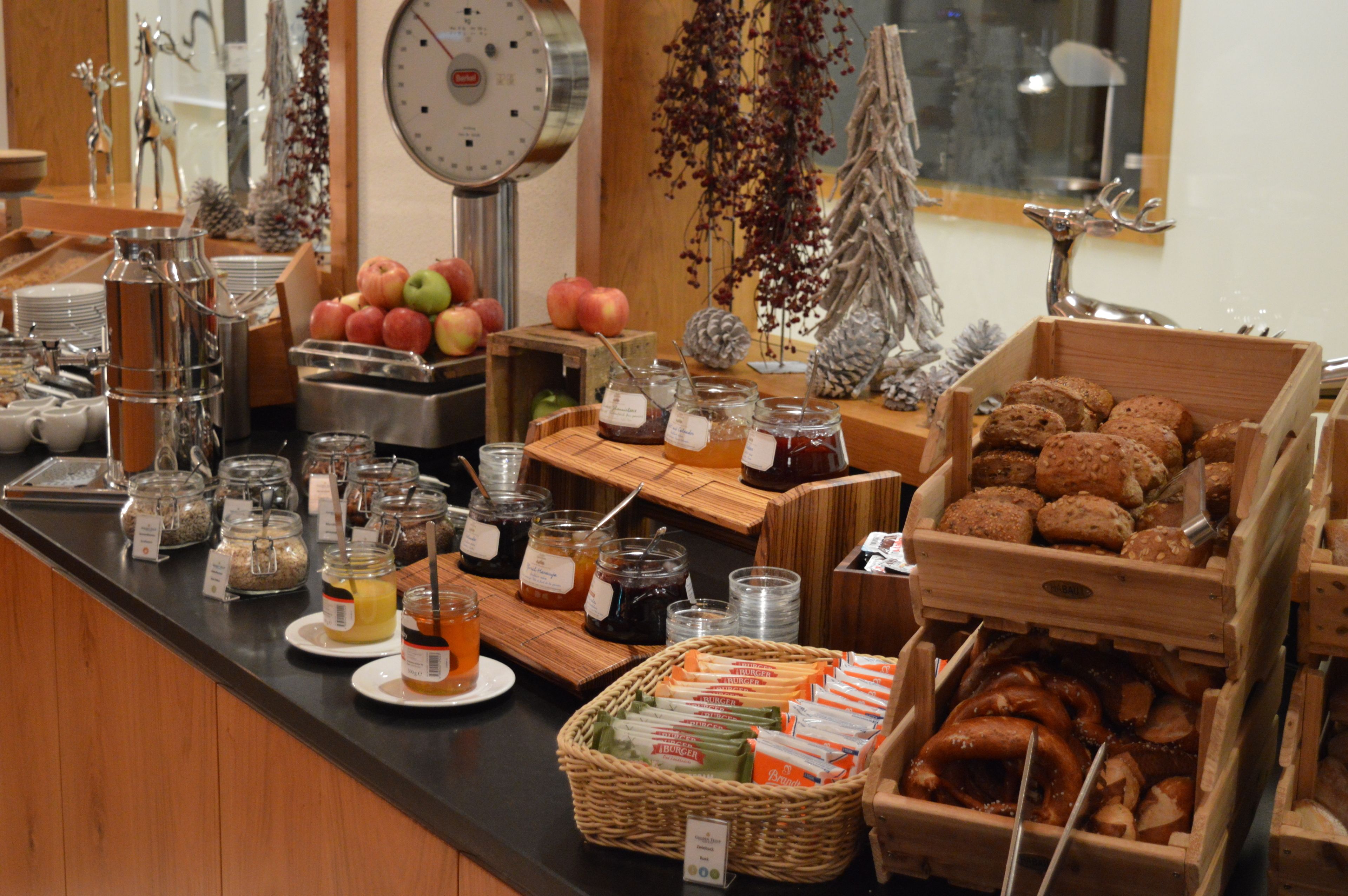 包每日自助早餐